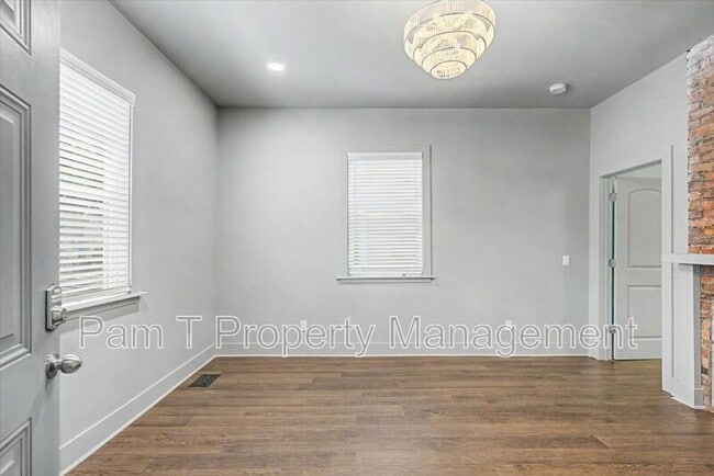 Photo - 638 E 37th St Unidad A