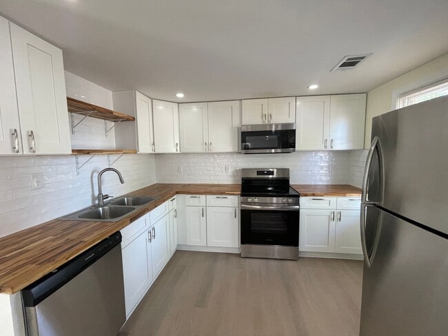 Photo - 203 17th St Unidad Upper