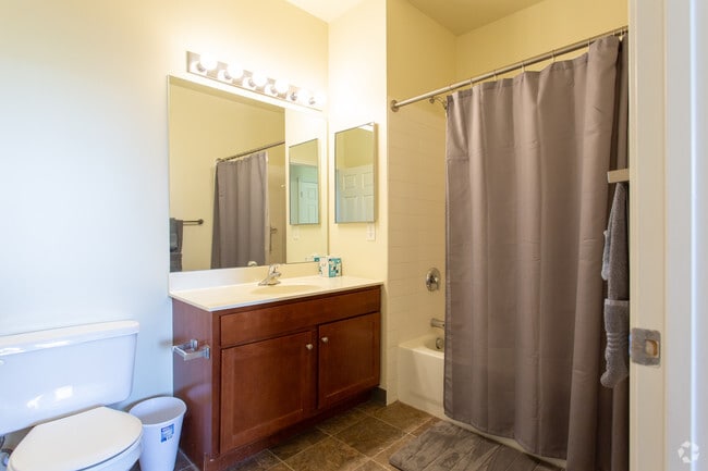 2BR, 2BA - 1098