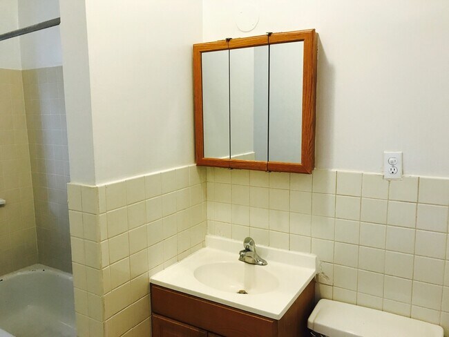 Photo - 1511 E 54th St Unit 1