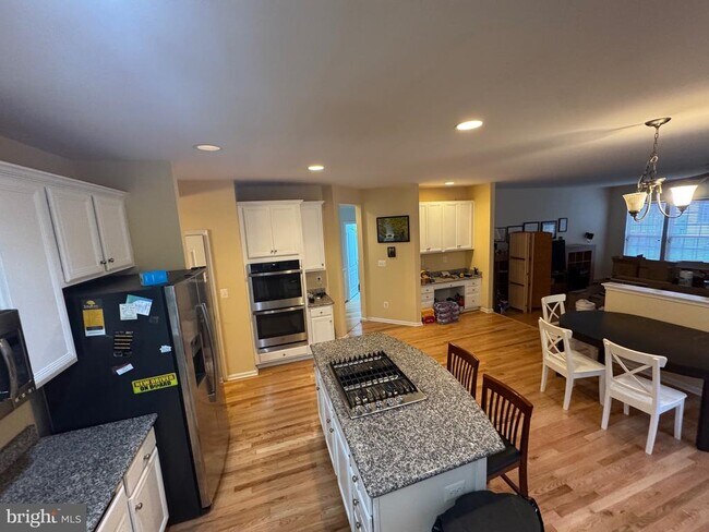 Photo - 24794 Serpentine Pl