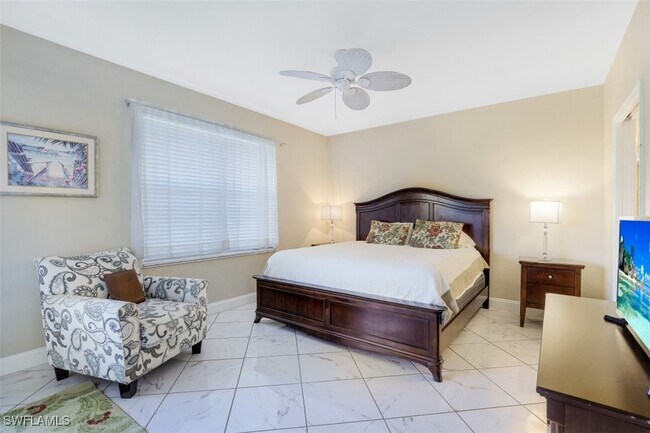 Building Photo - 519 Roma Ct Unit 3-305