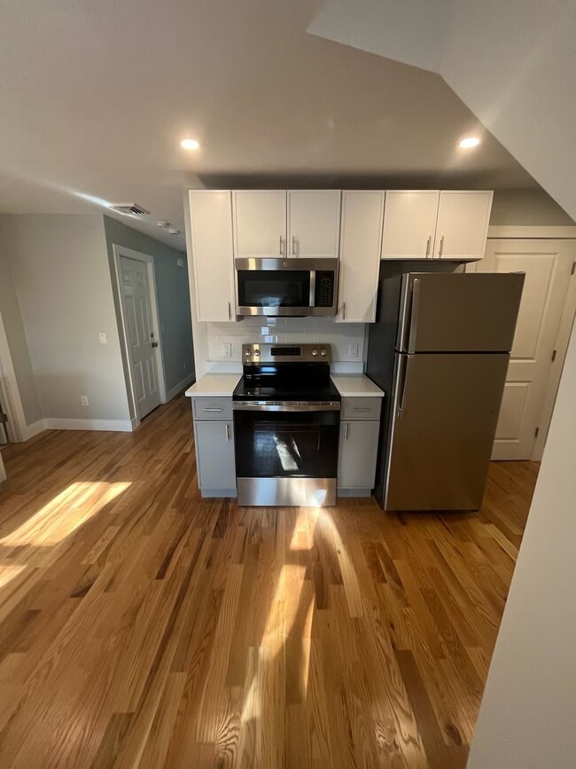 Photo - 33 Richards St