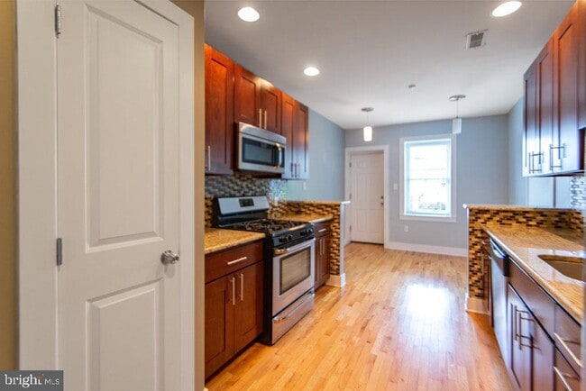Photo - 2147 Ellsworth St