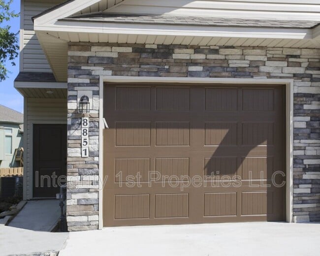 Photo - 8831 N Helena Ave