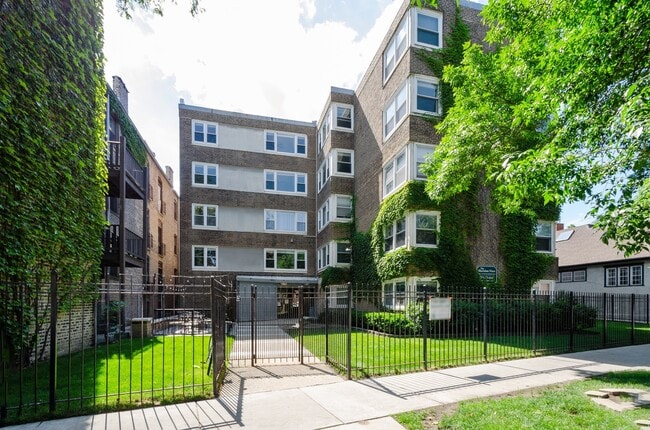 Building Photo - 7710 N Sheridan Rd Unit 101