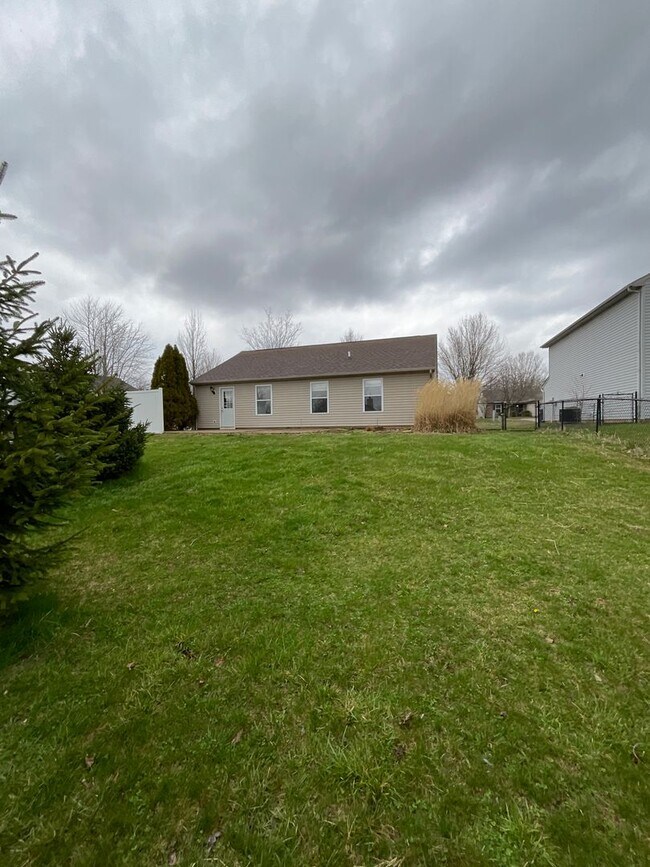 Photo - 3 Bedroom 2 Bathroom House Available