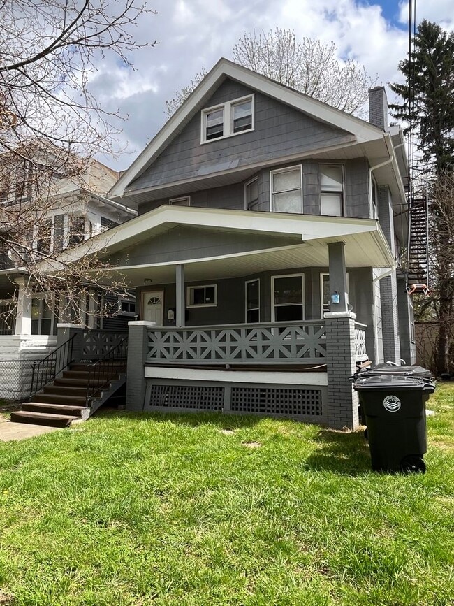 Building Photo - 3889 W.33rd Unit 1