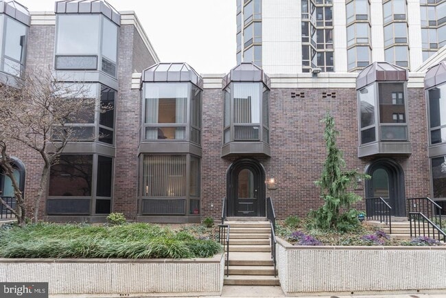 Building Photo - 2031 Chancellor St