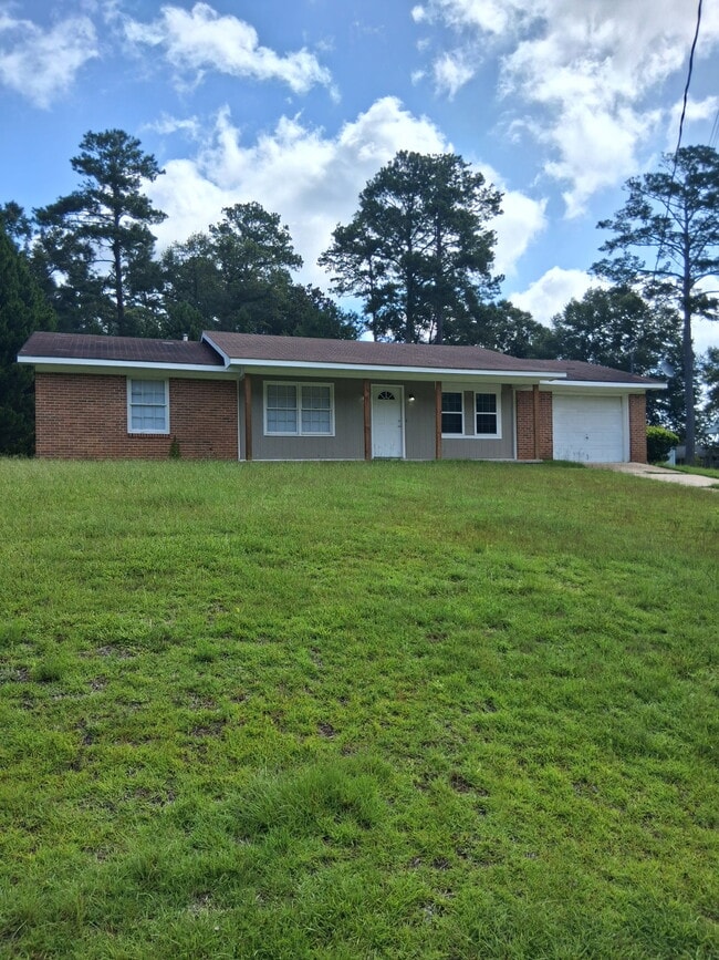 Building Photo - 287 Northwood Dr