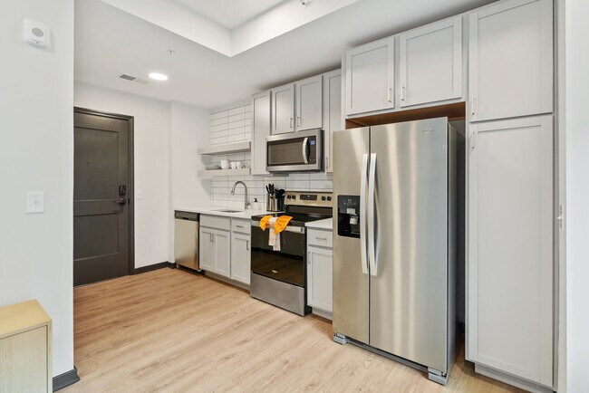 Photo - 423 E Michigan St Unit ID1026472P