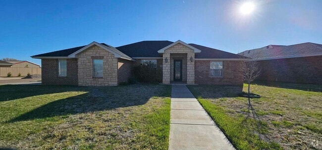 Building Photo - Beautiful 4 bedroom, 2 bath home for rent
