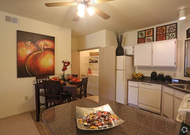 2Br, 2Ba - The Greens at Tuscaloosa I/II