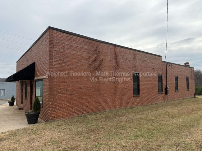 Photo - 141 Depot St
