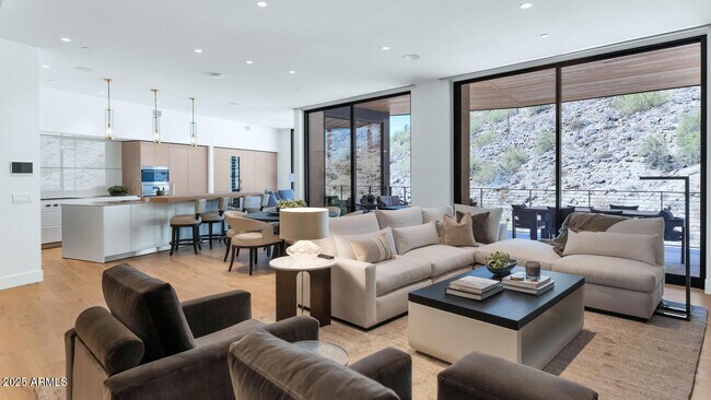 5000 N Camelback Rdg Dr Unit 407
