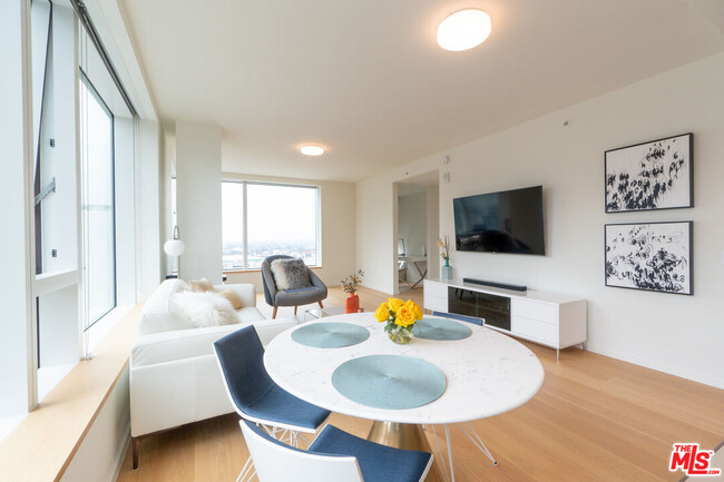 Photo - 889 Francisco St Unit 1903