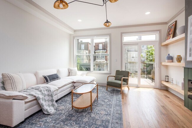 Photo - 3116 Clifford St