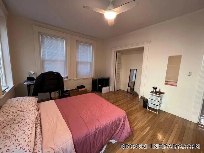 Photo - 73 Longwood Ave Unidad 1F