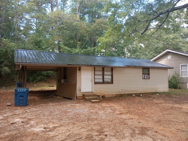 Photo - 624 Alexandria Rd SW