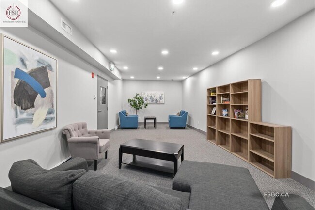 Photo - 5485 Brydon Cres Unit #