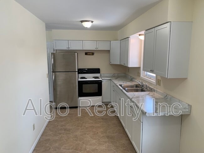 Photo - 2414 N Ilion Ave