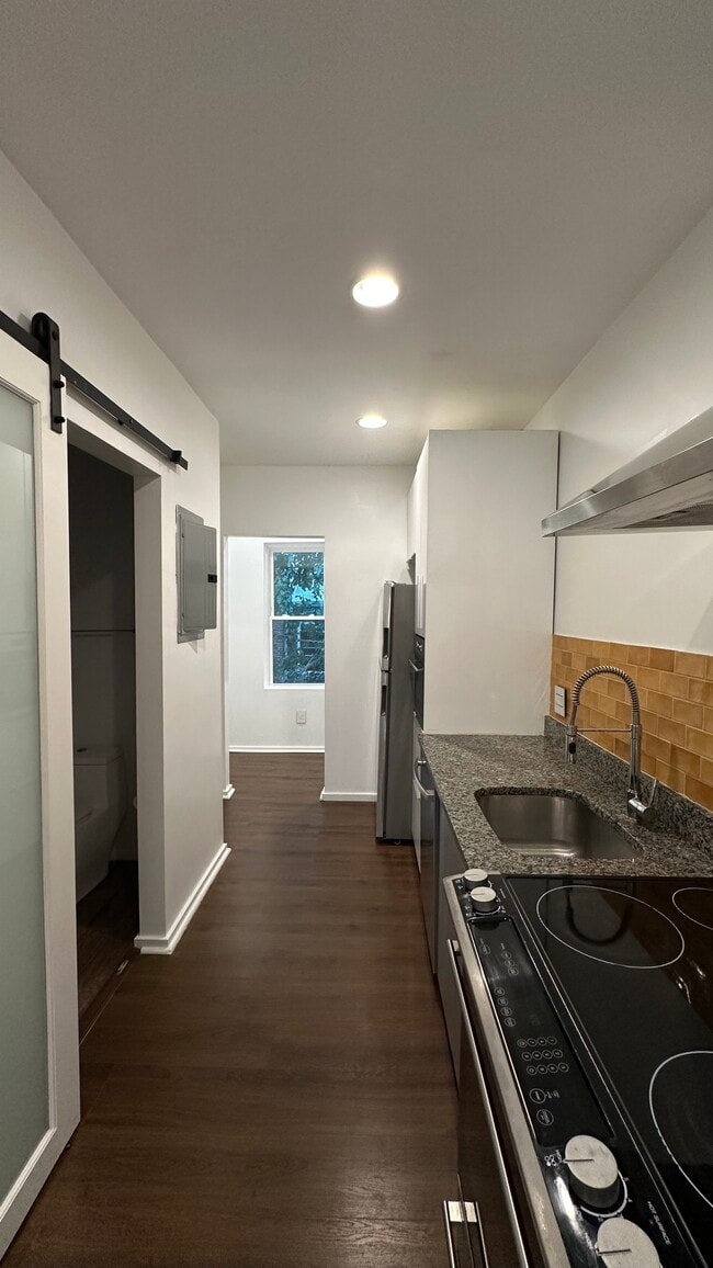 Photo - 548 S 54th St