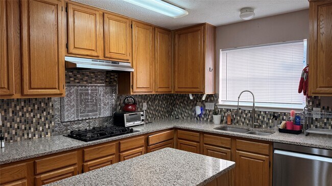 Photo - 10310 Hedge Way Dr