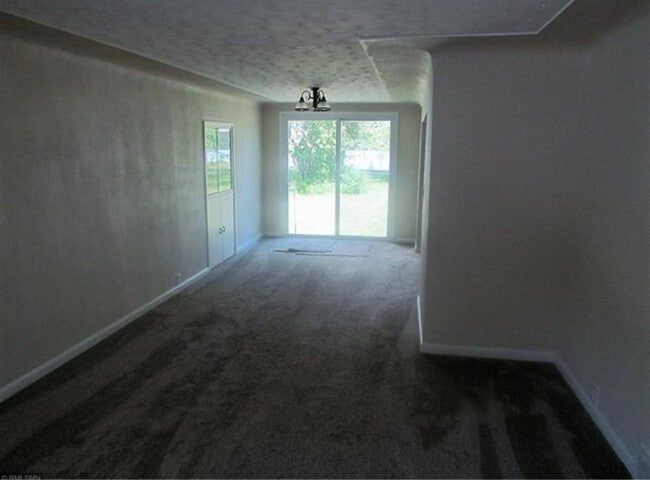 Photo - 306 4th Ave NE