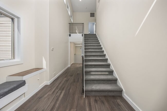 Photo - 5 bed 3.5 Bath Home in North Boulder W/Large Backyard, Swimming Pool & Jacuzzi!