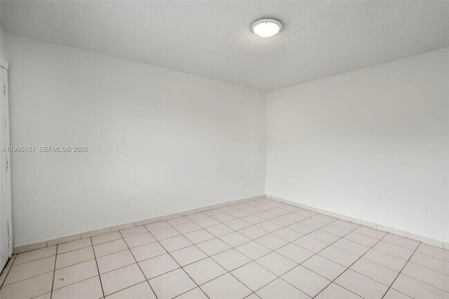 Photo - 1975 NE 135th St Unit 3F