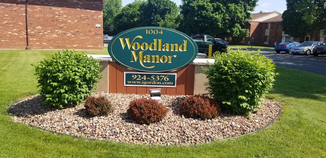 ¡Bienvenidos! - Woodland Manor Apartments