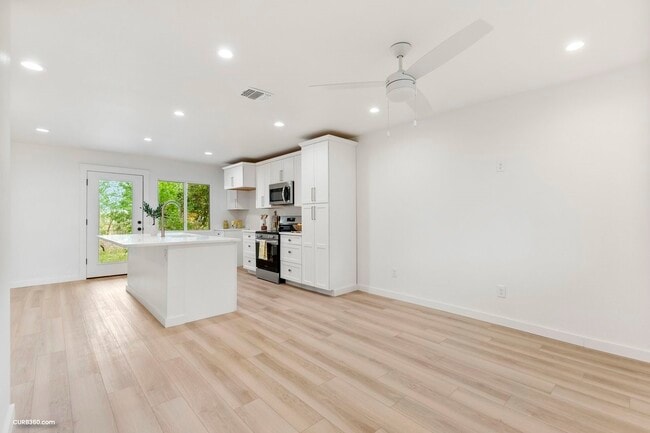 Photo - 381 Perryman St