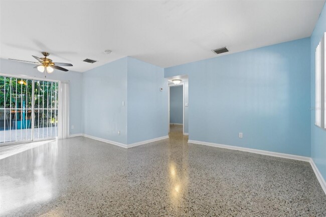 Photo - 7101 N Howard Ave