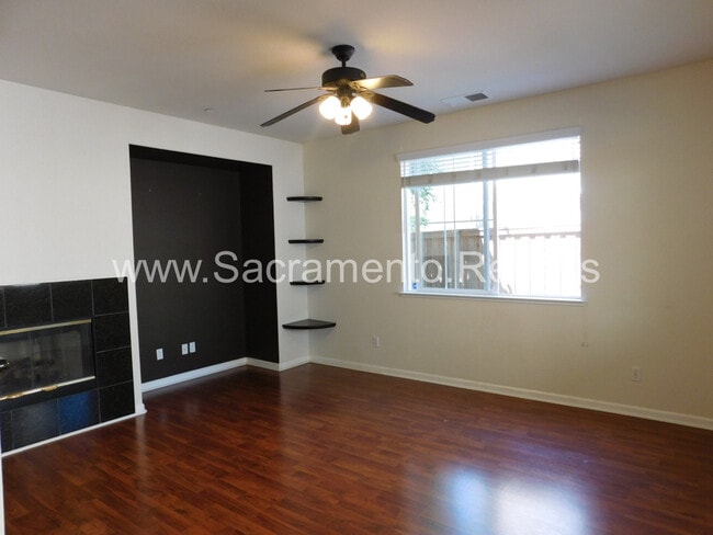 Photo - Wonderful 3 bd/2.5 ba Elk Grove Home with 2 Car Garage