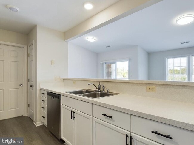 Photo - 302 Baughmans Ln Unit M