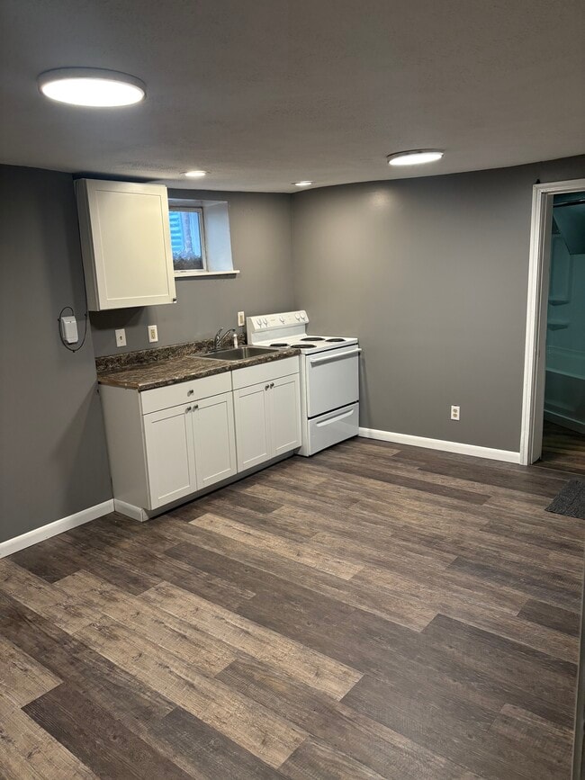 Building Photo - 312 Cobun Ave Unit Apt. 1