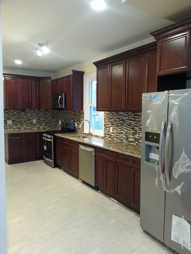 Building Photo - 17 W 34th St Unit #1   17 W 34th street