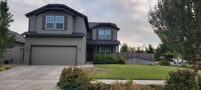 Building Photo - Master Suite and Junior Suite with its own... Rental