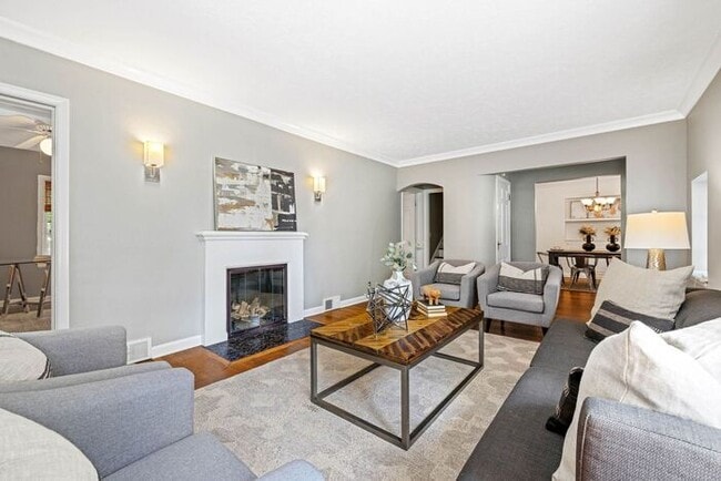 Photo - Sweet Warfleigh Home 3 Bedroom 2.5 bath Motivated To Rent!