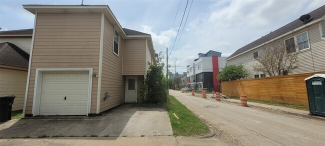 Building Photo - 1426 Ruthven St Rental