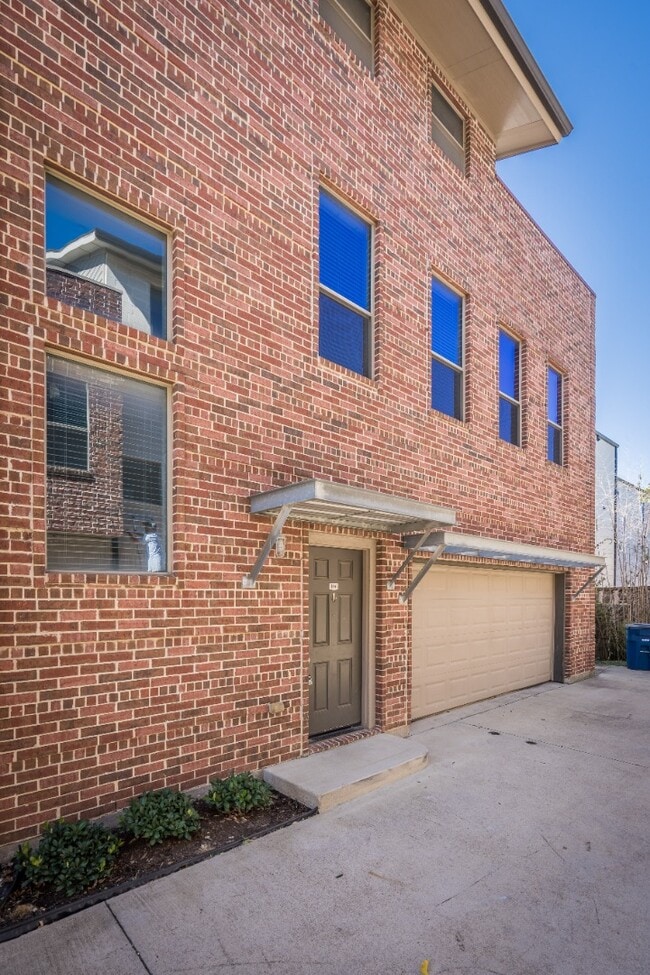 Photo - Henderson Ave Townhome with Rooftop Skyline Views