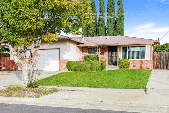 Building Photo - 4825 Eisenhower Way Rental