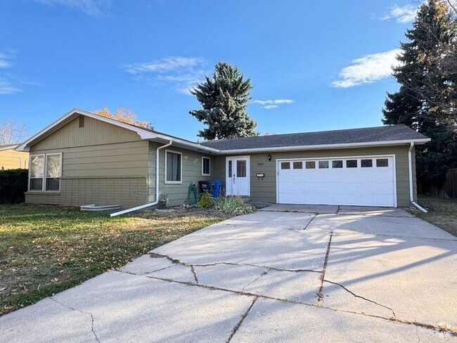 Building Photo - 4 Bedroom home in NE Fort Collins