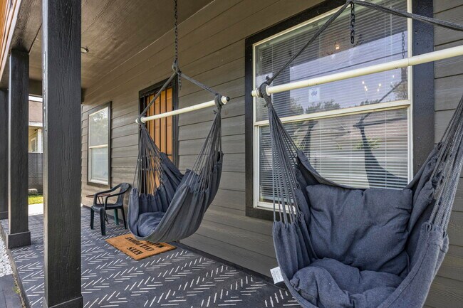 Photo - 4321 Coke St