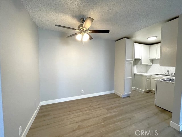 Photo - 13717 Chadron Ave Unidad 28