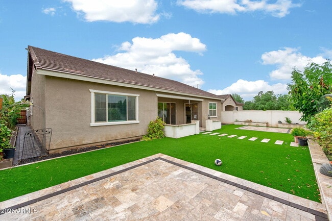 Photo - 203 E Birchwood Pl
