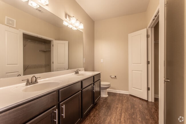 2 BR, 2 BA - 1203 SF