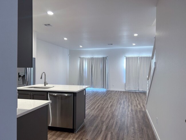 Photo - Fantastic Townhouse in South Salem