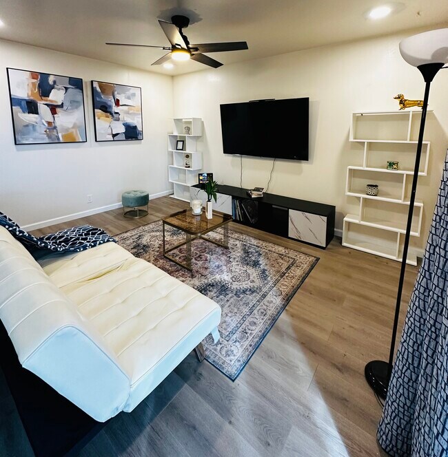 Photo - 602 Lakeview Cir SE Unit H