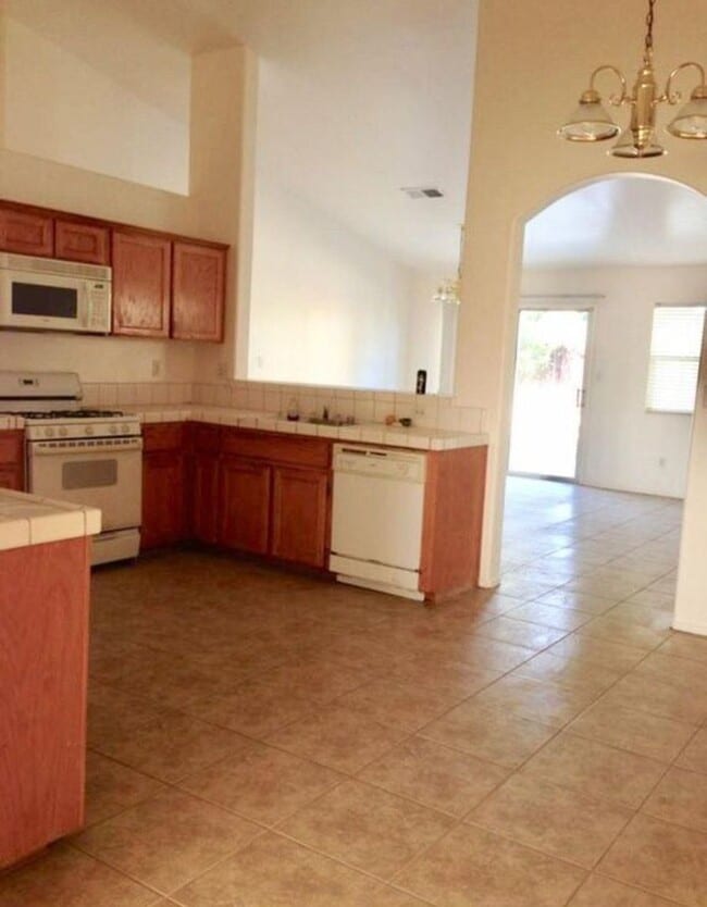 Photo - Northwest Bakersfield Rental – Available Now